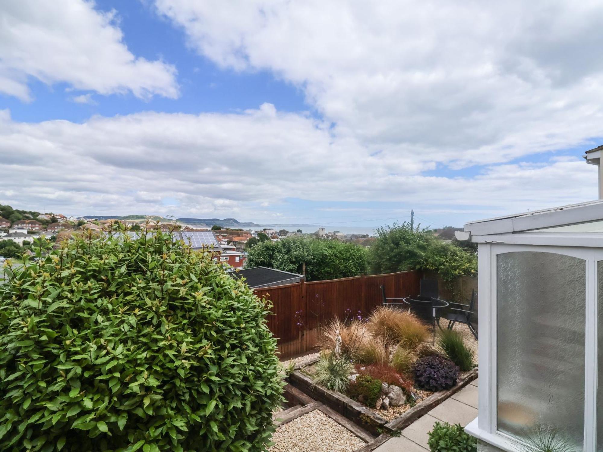 Bay View Apartment Lyme Regis Exterior photo