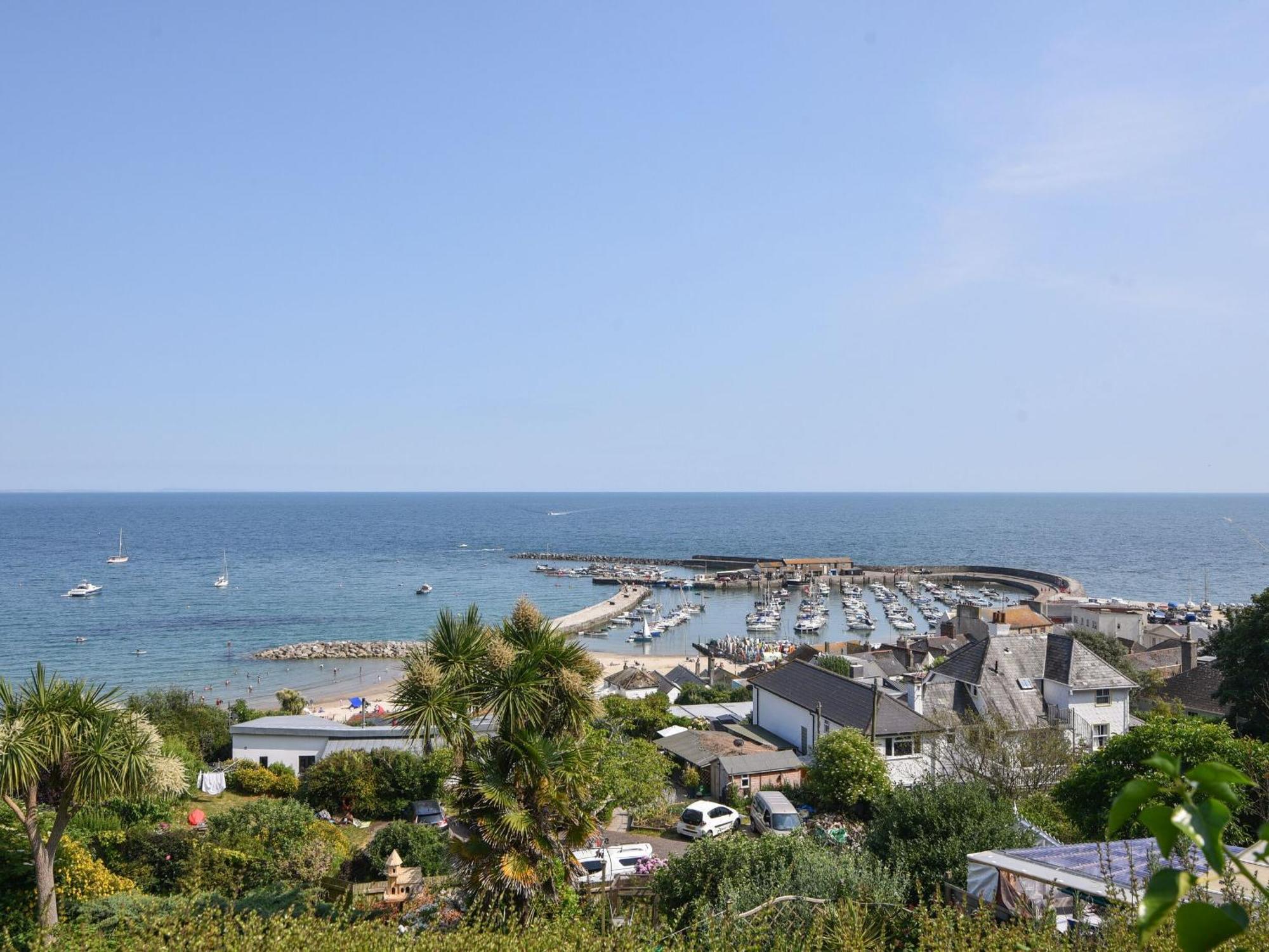 Bay View Apartment Lyme Regis Exterior photo